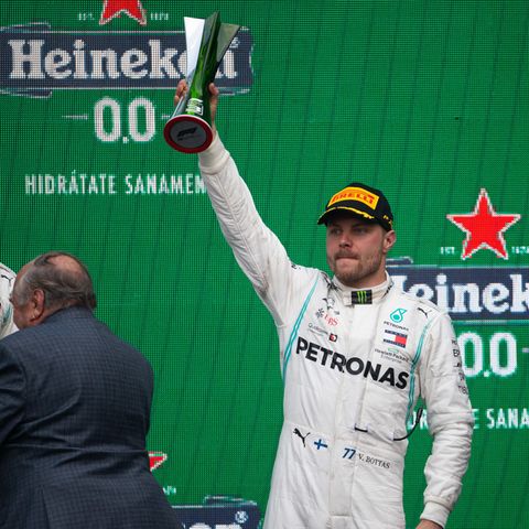 Valtteri Bottas und Lewis Hamilton auf dem Treppchen in Mexiko