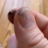 "Die Höhle der Löwen": Bei der Nutzung der Miene ist etwas Vorsicht geboten: Die schwarze Farbe schmiert schnell an den Händen.