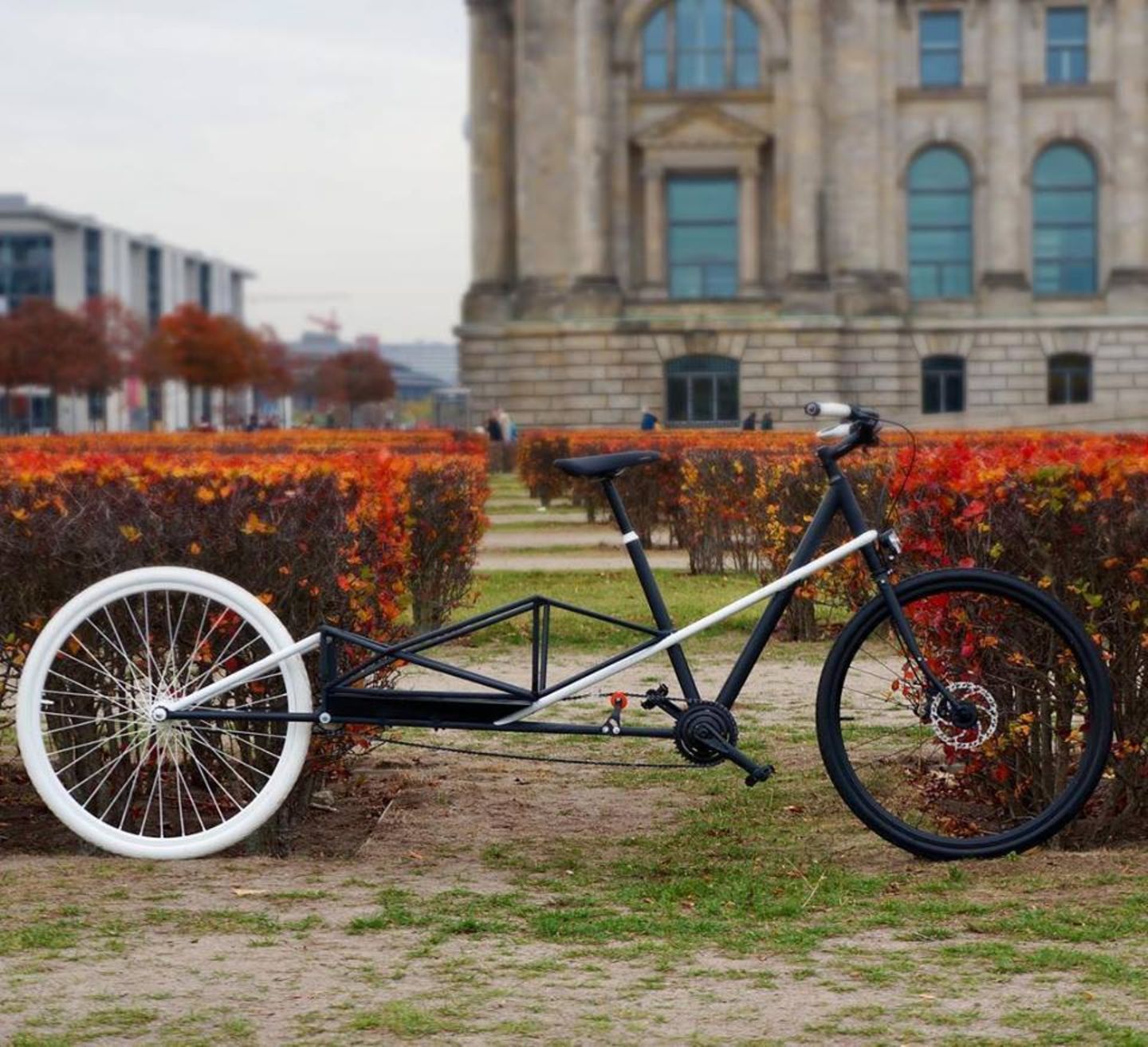 Das Material Stahl statt Aluminium erlaubt einen filigranen Rahmen.
