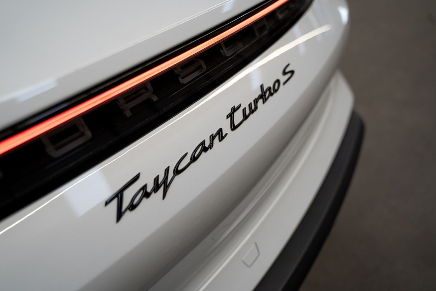 Porsche Taycan GCOTY 2020
