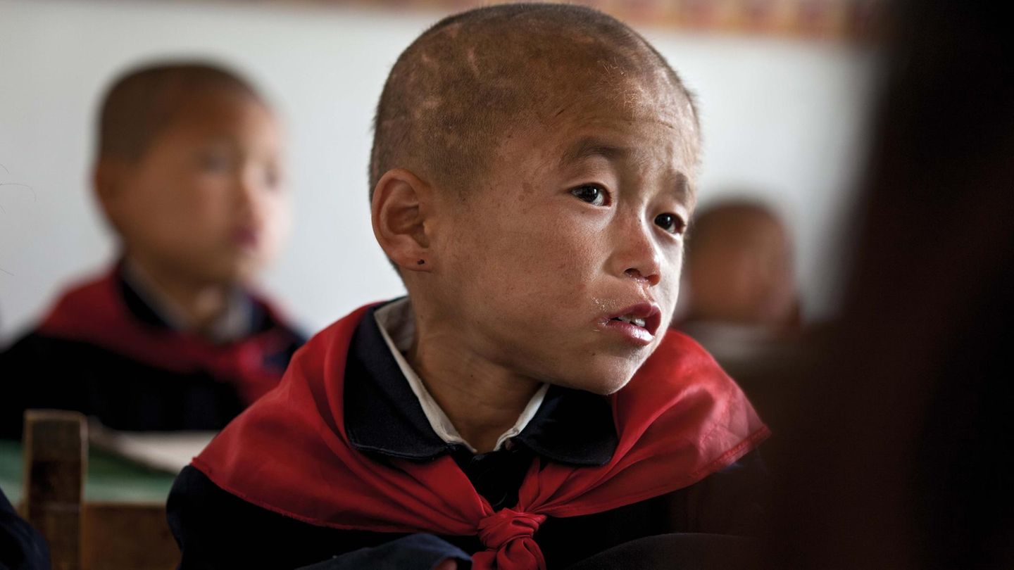 Für viele Kinder in Nordkorea ist das spärliche Mittagessen in der Krippe die einzige Mahlzeit des Tages Für viele Kinder in Nordkorea ist das spärliche Mittagessen in der Krippe die einzige Mahlzeit des Tages