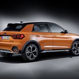 Der Kofferraum fasst 335 Liter, legt man die Lehnen der Rückbank um, werden 1.090 Liter daraus