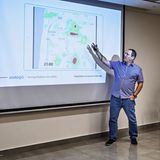 "Anagog" nutzt das Smartphone, um das Verhalten des Besitzers vorherzusagen - zum Beispiel, wenn er aus dem Parkplatz wegfährt