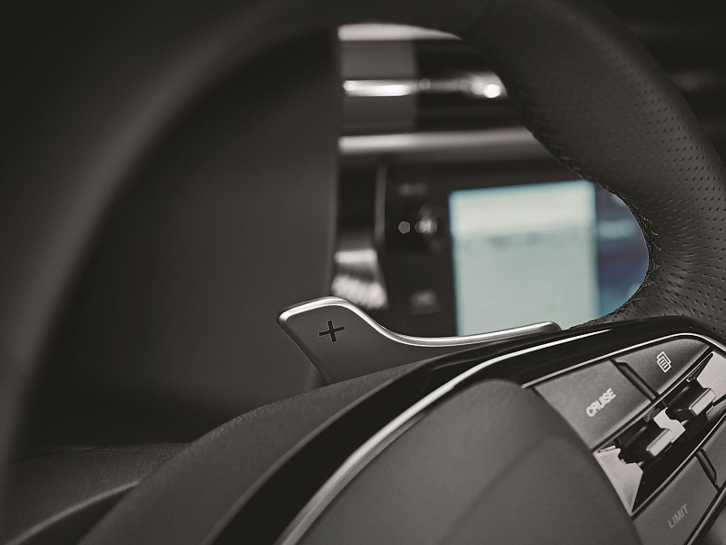 Die Automatik im Ssangyong Korando läßt sich auch per Paddel am Lenkrad bedienen