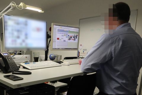 Ermittler sichtet Kinderpornografie