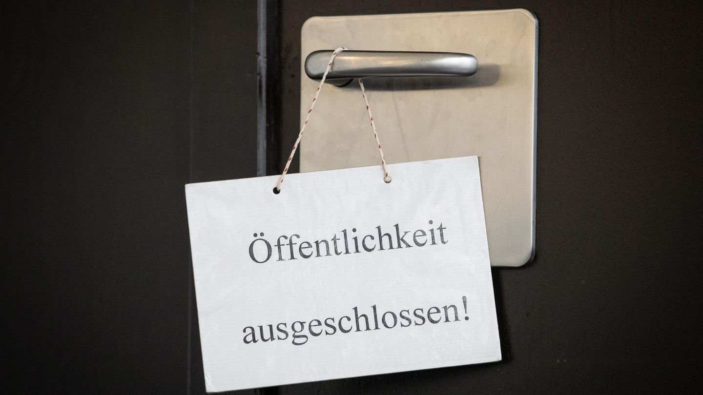 Alle Verhandlungstage fanden zum Schutz des Jugendlichen, der aus Ostwestfalen stammt, unter Ausschluss der Öffentlichkeit statt