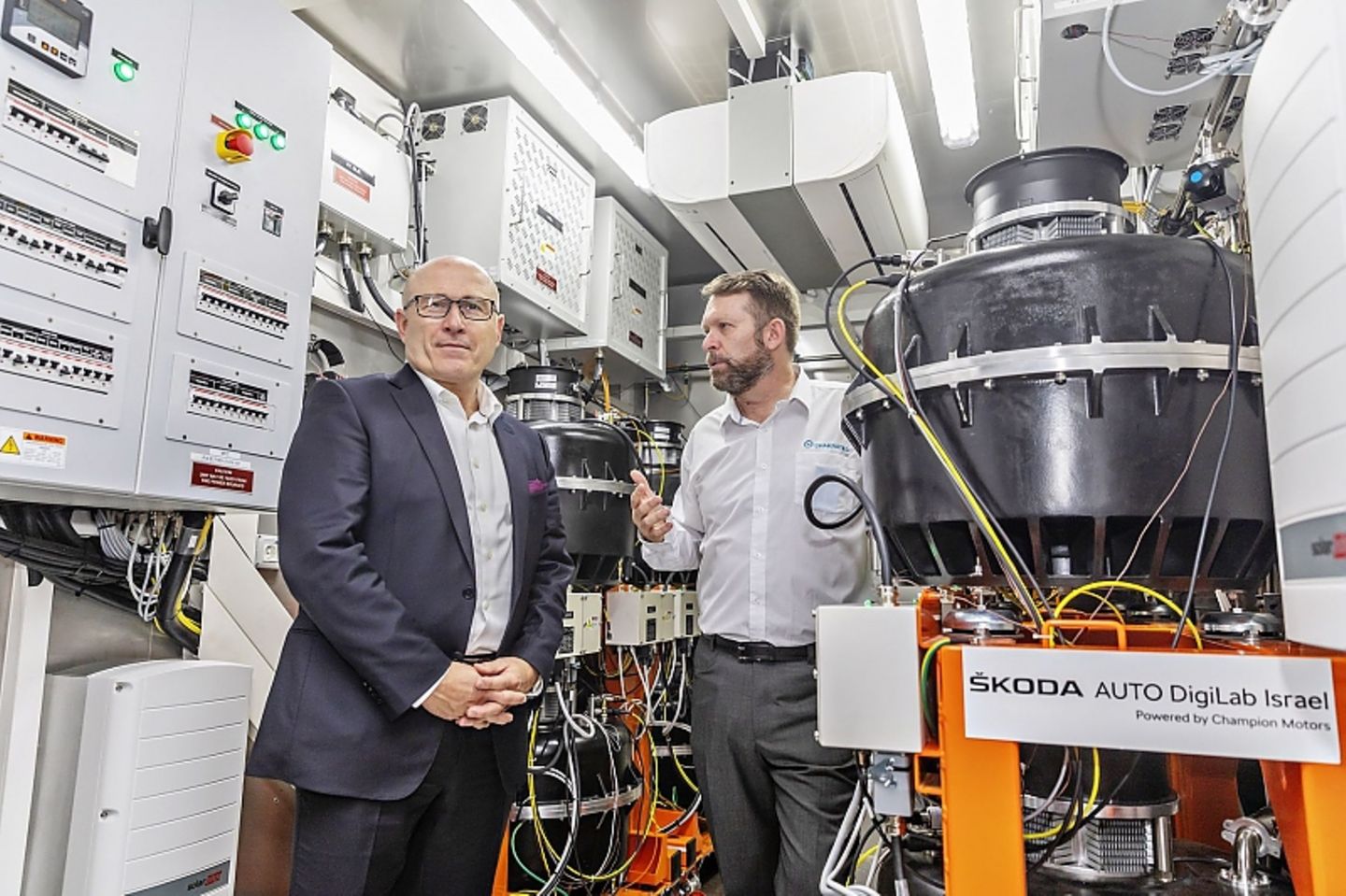 Skoda (links: CEO Bernhard Maier) arbeitet mit dem israelischen Unternehmen zusammen