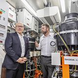 Skoda (links: CEO Bernhard Maier) arbeitet mit dem israelischen Unternehmen zusammen