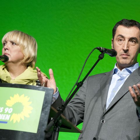 Claudia Roth und Cem Özdemir am Rednerpult