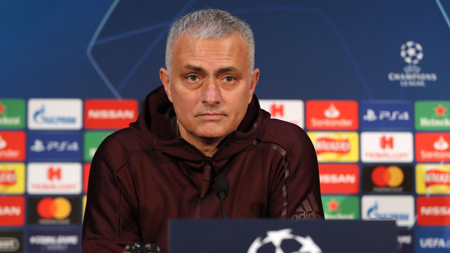 José Mourinho  Mourinho ist einer der schillerndsten Stars unter den Trainern. Und er ist extrem erfolgreich: Er gewann mit Porto und Inter Mailand die Champions League und mit Manchester United die Europa League, von diversen Meistertiteln und Pokalsiegen ganz abgesehen. Sein Vorteil ist, dass er wie Allegri sofort zur Verfügung stünde. Gegen ihn spricht, dass Mourinho mit seinem ausgewiesen großen Ego in der Bayern-Familie schnell anecken könnte. Die Frage ist: Passt der provokante Charakterkopf überhaupt zum Verein? Zudem gilt sein harter Defensivstil nicht gerade als attraktiv.  Wahrscheinlichkeit: gering