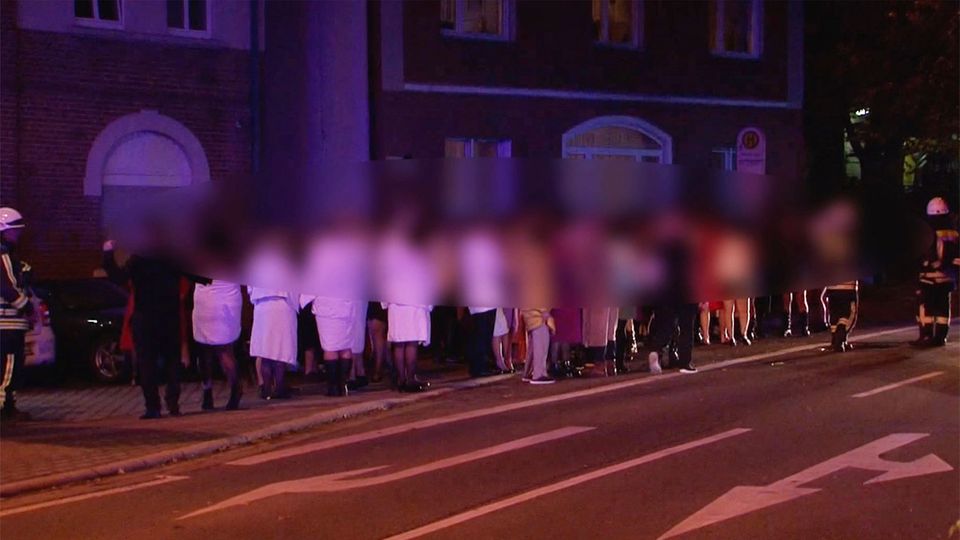 Hattingen: Feuerwehr-Einsatz im Swinger-Club in NRW – Elf Verletzte