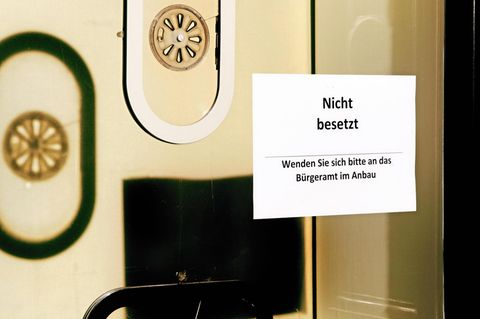 Reportage über den Mangel an Beamten