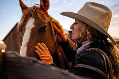 Caitlyn Taussig mit ihrem Pferd