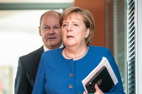 GroKo Scholz und Merkel