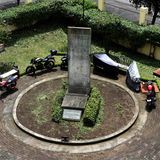 Costa Rica: Ein Berliner-Mauer-Stück steht in den Gärten der Chancellery.