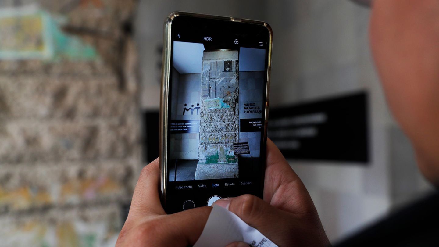 Mexico City, Mexiko: Im Museum für Erinnerung und Toleranz wird dieses Stück Mauer ausgestellt. US-Präsident Donald Trump will an der Grenze zu Mexiko eine Mauer errichten. 