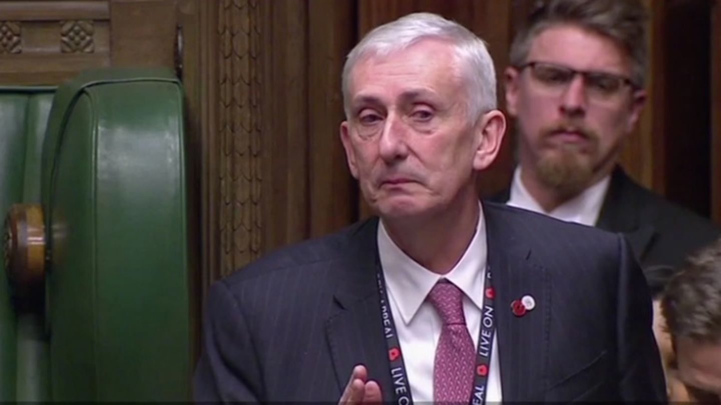 Lindsay Hoyle ist als neuer Sprecher des Unterhauses den Tränen nahe