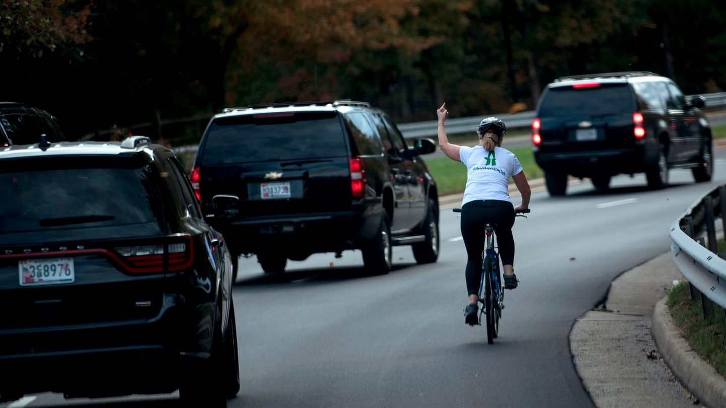 Mittelfinger für Trump: Juli Briskman gewinnt Lokalwahl für Demokraten