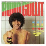 Der großartige Fußballer Ruud Gullit hat auch in Sachen Musik mehr Gespür als die meisten seiner Kollegen. Auf seinem Reggae-Kracher "Not the dancing kind" gibt es dennoch viel Chor, weil Gullit wie die meisten seiner Kollegen stimmlich relativ limitiert ist. Das Cover ist Gesckmackssache. Sind halt die Achtziger.