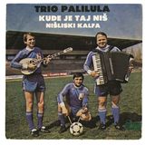 Richtig, die drei schmucken Herren sind keine Profifußballer. Das jugoslawische Trio Palilula hat die Schönheit des Fußballs besungen und der Welt dieses legendäre Cover geschenkt.  45football.com