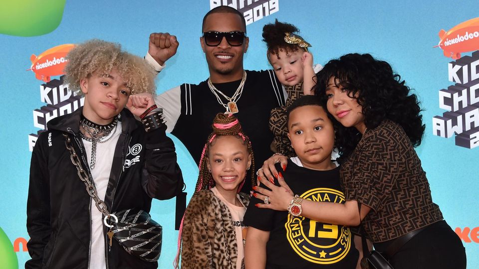 Der US-Rapper T.I. (Mitte), hier mit seiner Frau Tiny (r.) und ihren Kindern