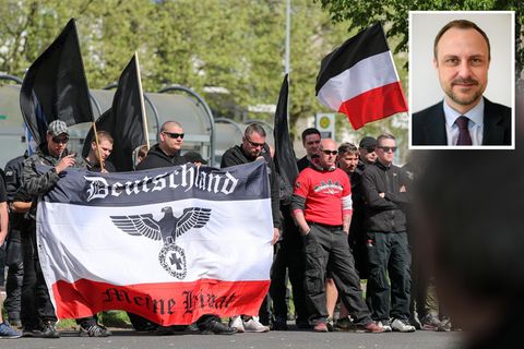 Recht bei einer Demo in Chemnitz; Terrorismusforscher Peter R. Neumann