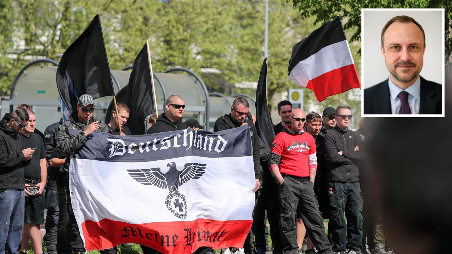 Recht bei einer Demo in Chemnitz; Terrorismusforscher Peter R. Neumann