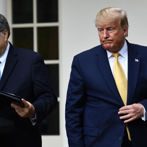 Justizminister William Barr und US-Präsident Donald Trump vor dem Weißen Haus
