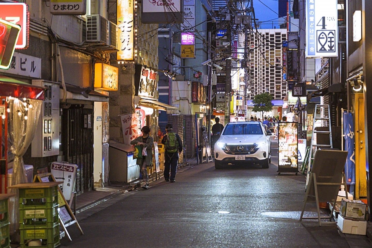Mercedes EQC in Japan