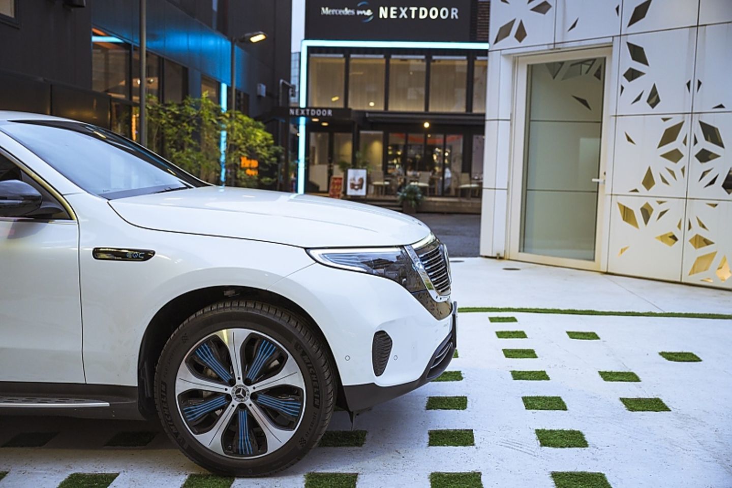 Mercedes EQC in Japan