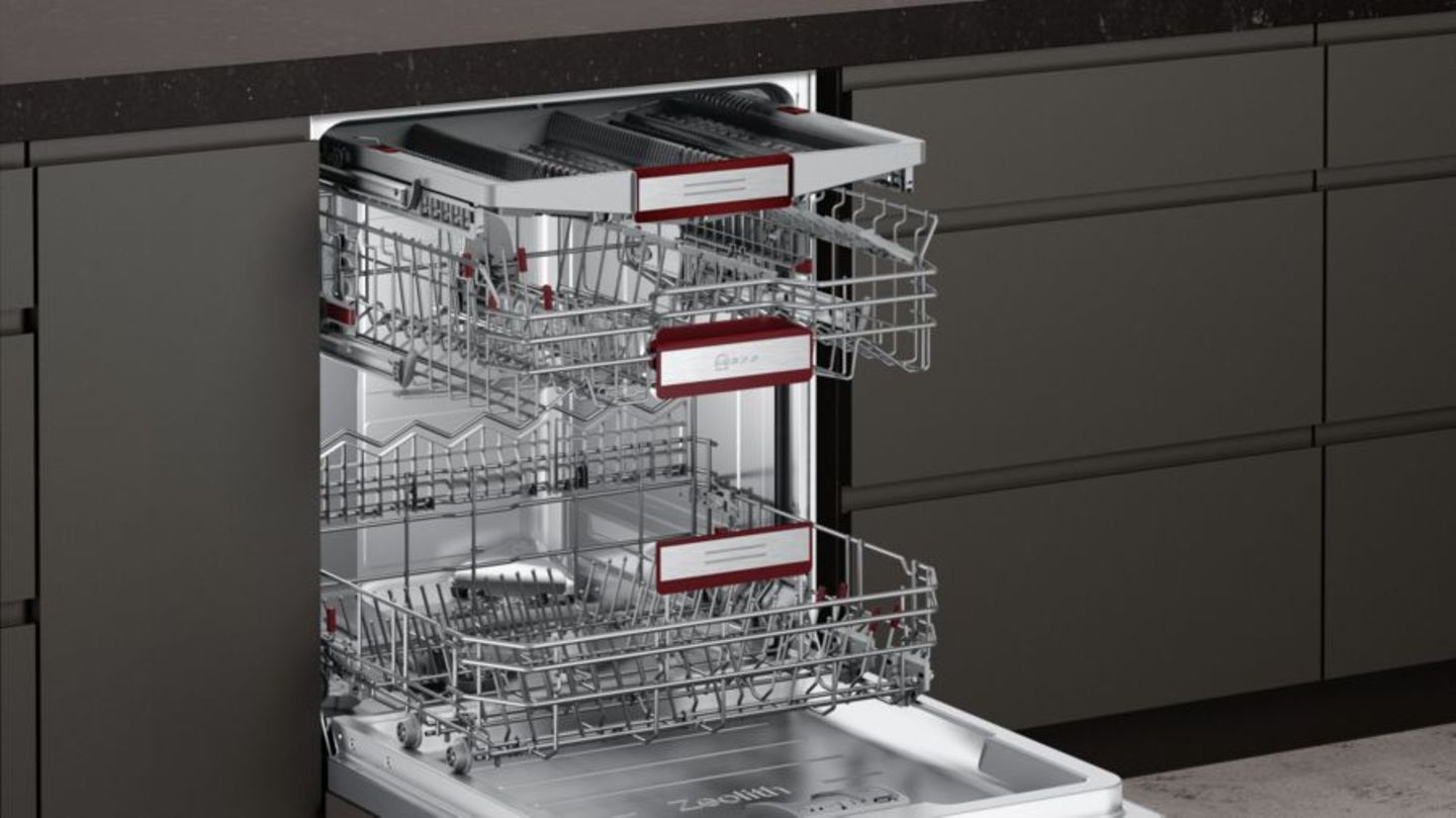 Spülmaschine: Neff S516T80X1E / GV6801T  Die Neff-Maschine spülte im Test nicht nur gut, sondern schaffte als einziges Modell neben dem Testsieger eine "sehr gute" Wertung beim Betriebsgeräusch. Mit der Note "gut" (2,1) reichte es so für den zweiten Platz. Und das, obwohl sie mit einem Preis ab 610 Euro weniger als halb soviel kostet wie der Gesamtsieger.   Den kompletten Test können Sie gegen Gebühr unter www.test.de  abrufen