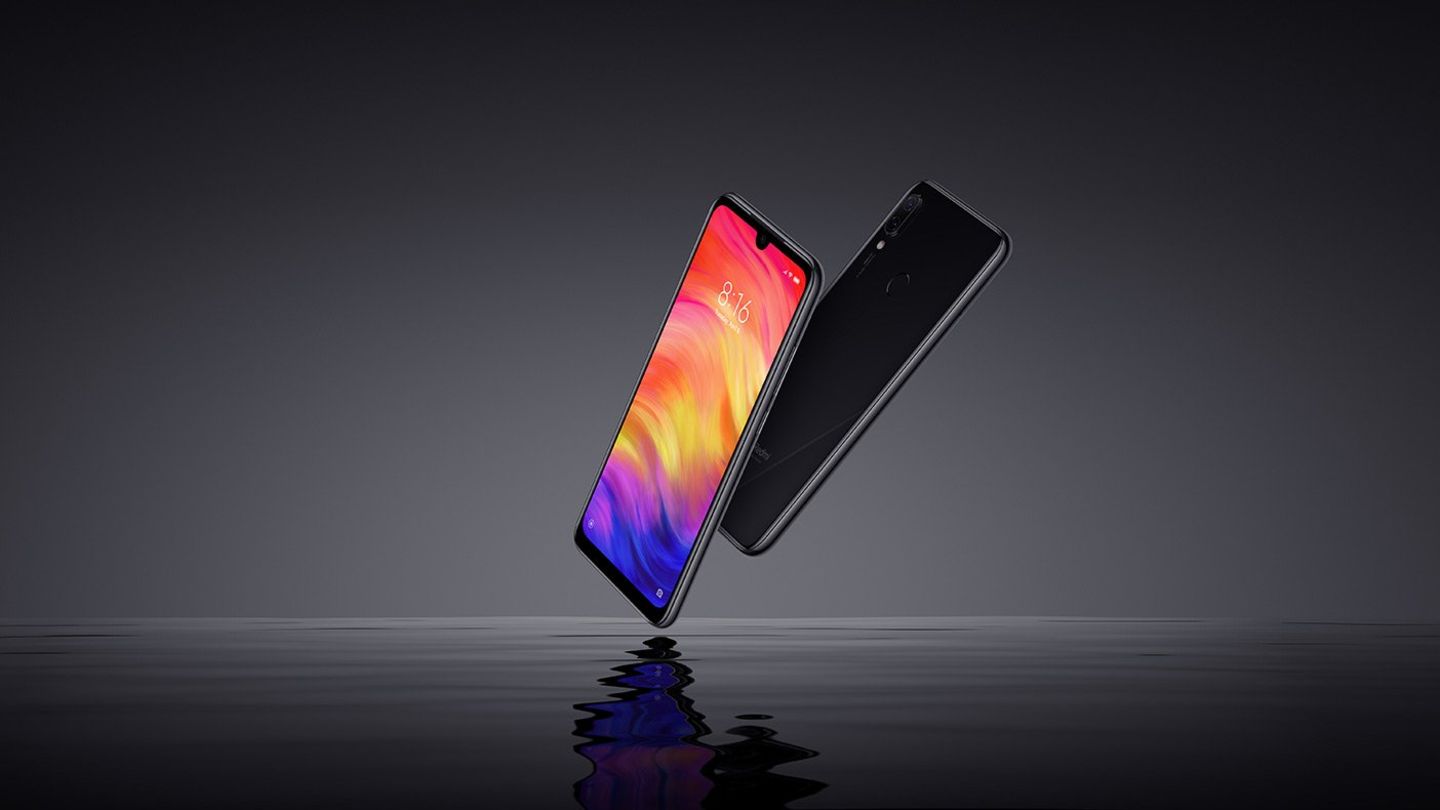 Smartphone: Xiaomi Redmi Note 7  Klar, wer mehr ausgibt, bekommt eine bessere Kamera und mehr Leistung. Trotzdem kann sich das Xiaomi Redmi Note 7 beeindruckend gut schlagen: "Gut" (2,4) befindet Stiftung Warentest - und das bei einem Preis ab 170 Euro. Vor allem der 28 Stunden durchhaltende Akku überzeugte.  Den vollständigen Test finden Sie gegen Gebühr auf test.de
