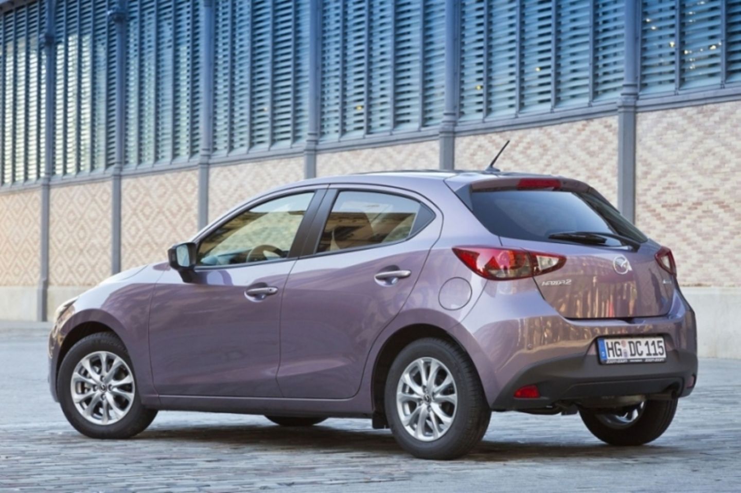Mazda 2 2015