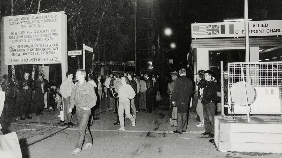30 Jahre Mauerfall Checkpoint Charlie 30 Jahre Mauerfall Checkpoint Charlie