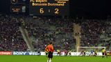6:2 dank Adrenalin-Bad  Zu Beginn der Nullerjahre erreichte die Rivalität zwischen Gelb und Rot ihren vorläufigen Höhepunkt. Am 4. November 2000 gingen die Bayern mit 6:2 als klarer Sieger vom Platz. Oliver Kahn hatte hinterher eine plausible Erklärung für den Kantersieg: "Wir haben heute in Adrenalin gebadet." BVB-Keeper Jens Lehmann (im Bild) und seine Mitspieler eher nicht.
