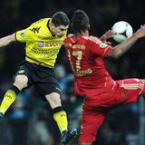 Lewandowski ballert Dortmund zum Sieg  Die Dortmunder Dominanz gipfelte im DFB-Pokalfinale 2012 in Berlin, dem fünften Pflichtspielsieg in Serie gegen den Rekordmeister. Der BVB zerlegte die Münchner mit 5:2 im Olympiastadion - dank eines Lewandowski-Dreierpacks. Auch damals mussten die Dortmunder auf einen Leistungsträger verzichten - Mario Götze.