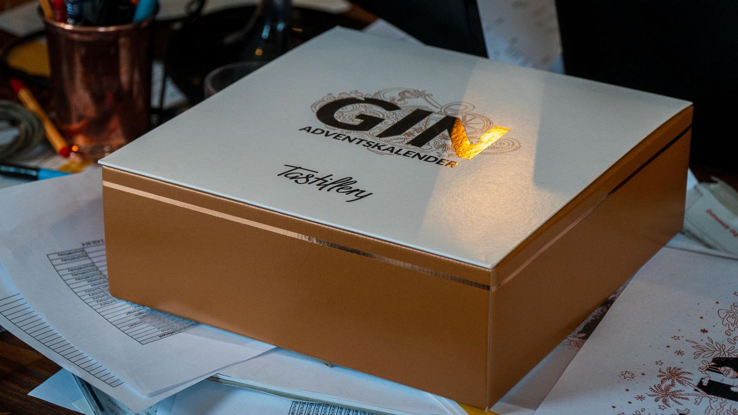 24 Türchen voller Gin stecken in einem von insgesamt vier Adventskalendern.