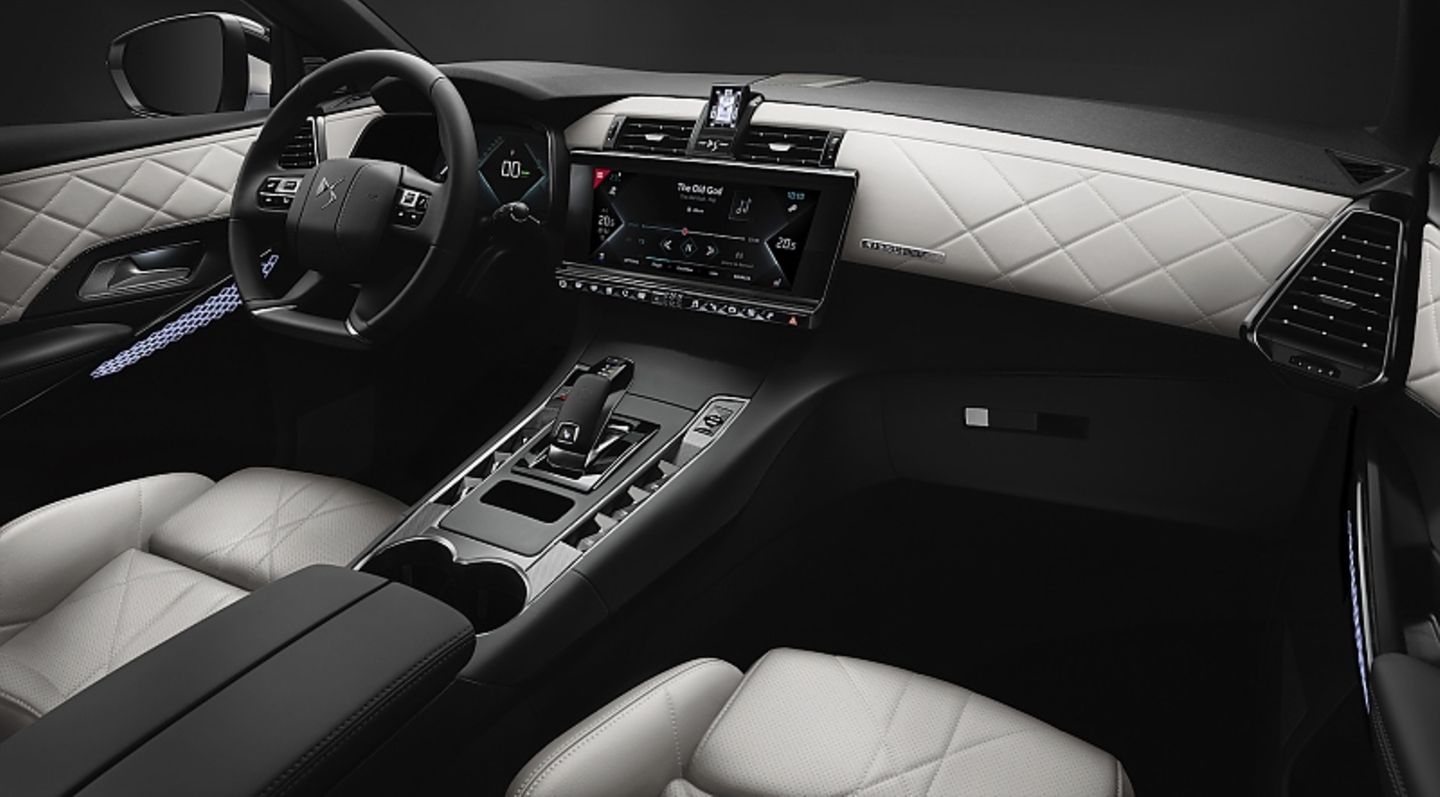 Das Interieur versucht Design-Akzente zu setzen