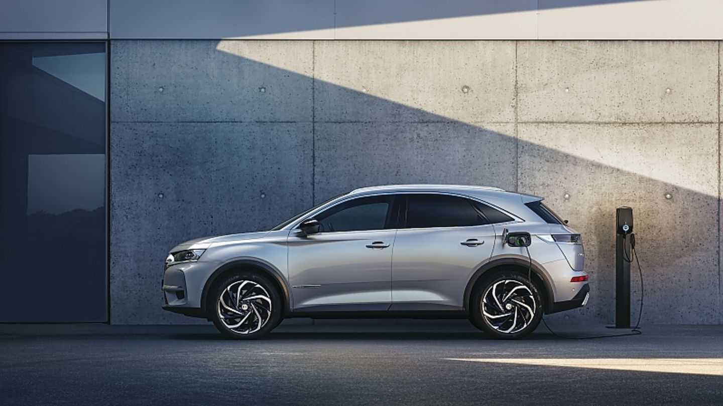 Nach 5,9 Sekunden erreicht der DS Crossback E-Tense Landstraßentempo