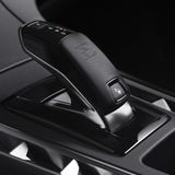 Die Achtgangautomatik erledigt ihre Aufgabe unauffällig