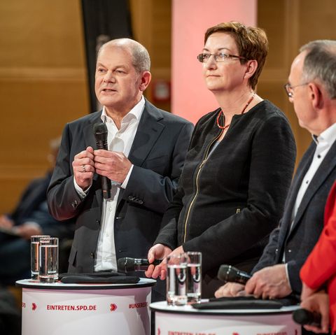 Die SPD-Bewerberpaare für die Doppelspitze: Olaf Scholz, Klara Gleywitz links und Norbert Walter-Borjans und Saski Esken rechts