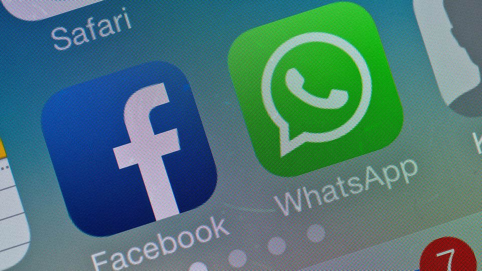 Das Logo von Facebook und WhatsApp