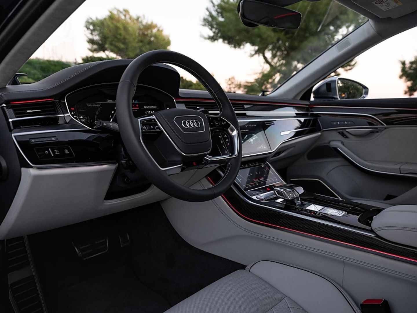 Das Cockpit des Audi S8 ist voll digital