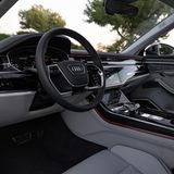 Das Cockpit des Audi S8 ist voll digital