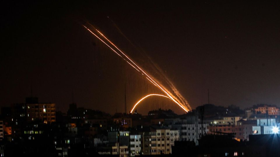 Raketen werden aus dem Gazastreifen in Richtung Israel abgefeuert