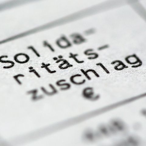 Der Bundestag will den Solidaritätszuschlag abbauen