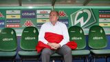 Die 90er Jahre sind geprägt von der scharfen Rivalität zwischen Hoeneß und Werder-Manager Willi Lemke. Später haben sich die beiden Streithähne versöhnt.