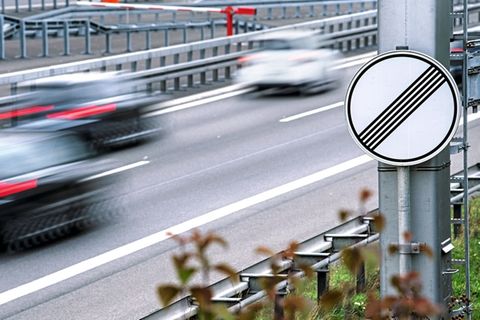 Seit Jahrzehnten wird ein generelles Tempolimit auf deutschen Autobahnen diskutiert