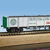 Ein offener Miniatur-Kohlewaggon