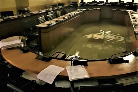 Der Sitzungssaal im Palazzo Ferro Fini stand am Mittwochabend etwa kniehoch unter Wasser